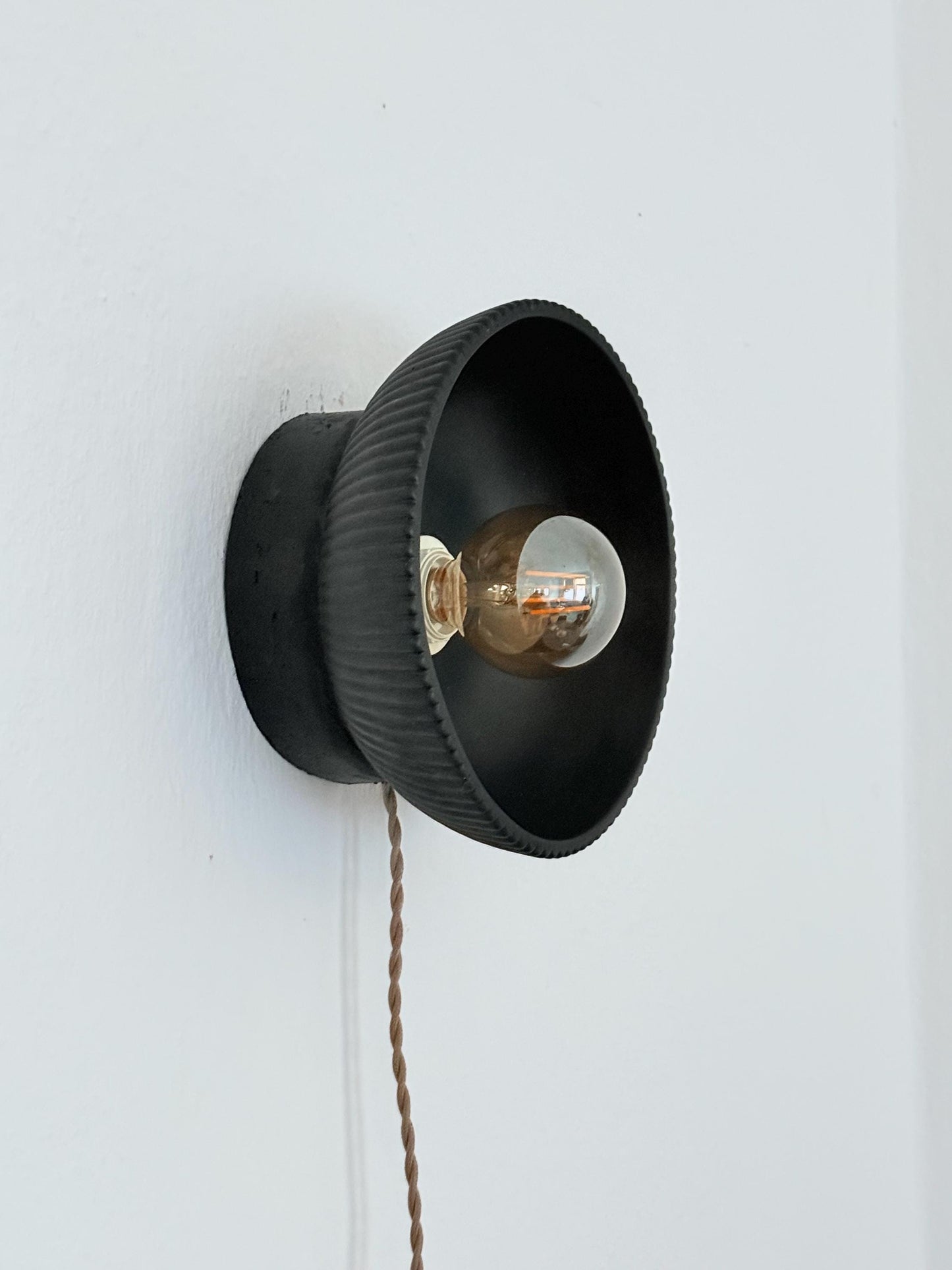 Lumina w/textile cable wabi sabi | Japandi Handmade Lamp | Paper Clay | Stylish Wall Lamp | Sustainable | Earth Pure | Relief Circle